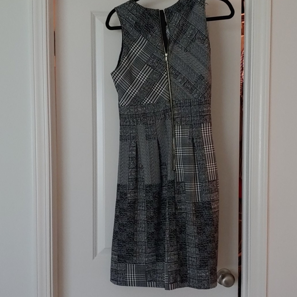 Dress - Picture 3 of 4